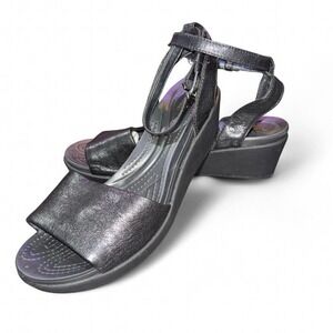 CROCS BLACK WEDGE SANDALS SHOES LADIES 8 LIKE NEW